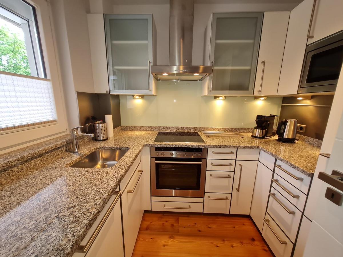 Wohnung Fleethoern - Zentral, Ruhig, Mit Parkplatz Und Balkon Kiel Exterior photo