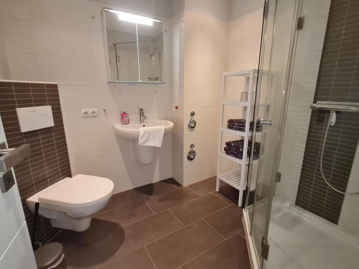 Wohnung Fleethoern - Zentral, Ruhig, Mit Parkplatz Und Balkon Kiel Exterior photo